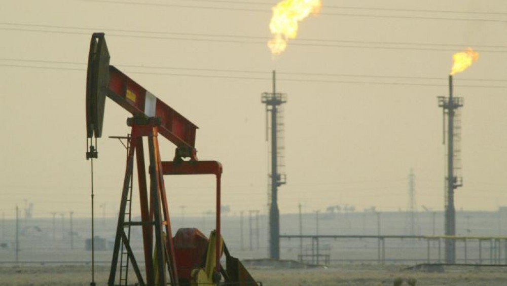 Preţul petrolului a scăzut cu 17% după ce Emiratele Arabe Unite au anunțat că vor susţine creşterea producţiei
